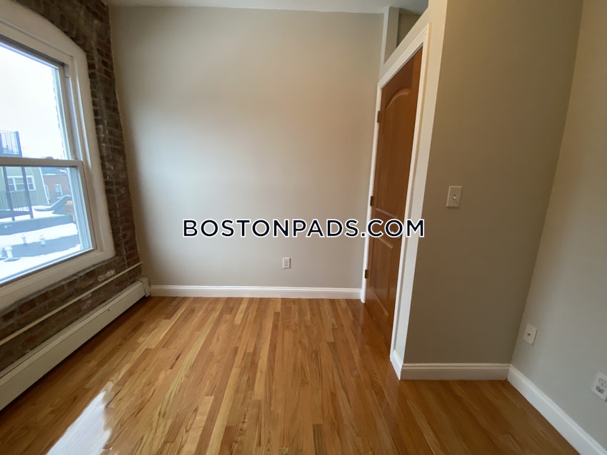 BOSTON - NORTH END - 4 Beds, 2 Baths - Image 32