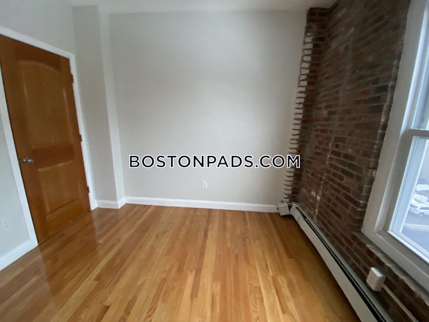 BOSTON - NORTH END - 4 Beds, 2 Baths - Image 25