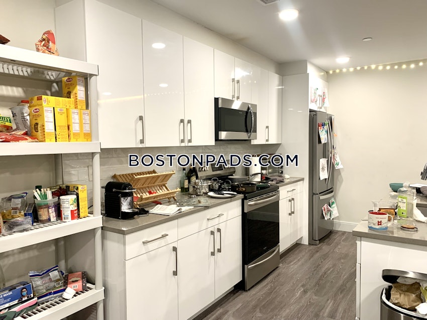 BOSTON - NORTHEASTERN/SYMPHONY - 4 Beds, 3 Baths - Image 3