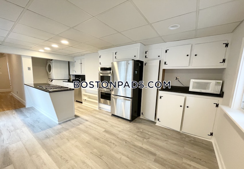 BOSTON - SOUTH BOSTON - EAST SIDE - 5 Beds, 2 Baths - Image 3