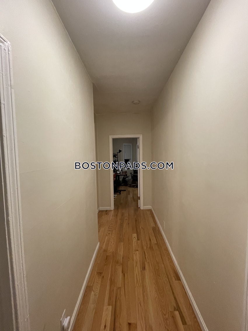 BOSTON - MISSION HILL - 4 Beds, 1 Bath - Image 11