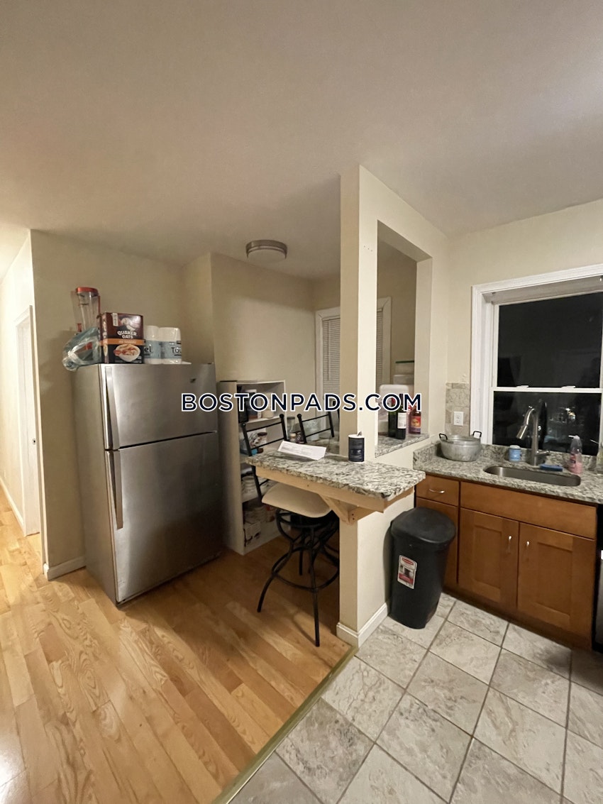 BOSTON - MISSION HILL - 4 Beds, 1 Bath - Image 10