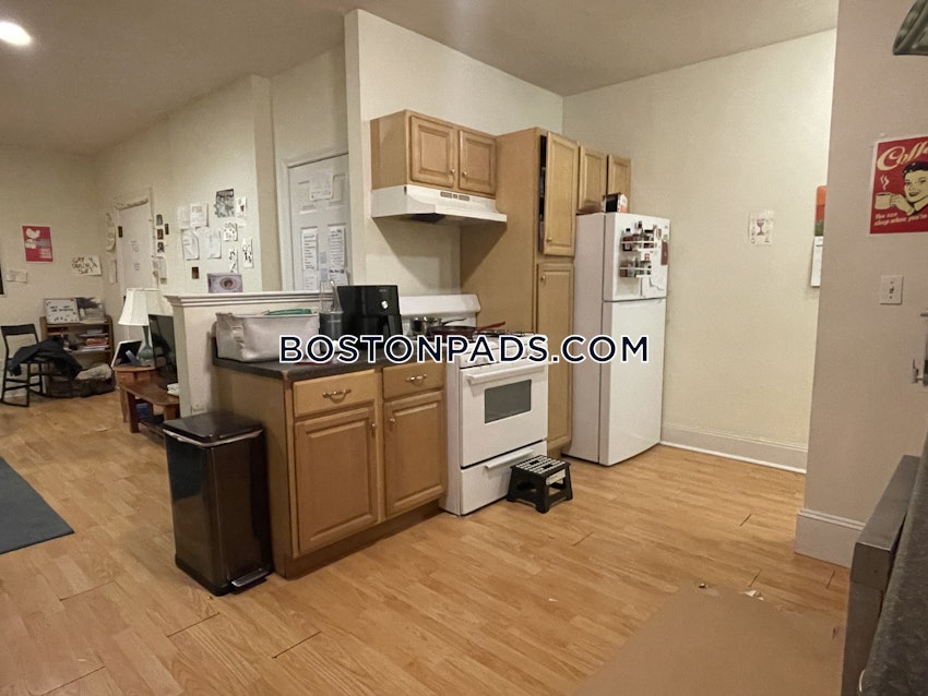 BOSTON - ALLSTON - 3 Beds, 1 Bath - Image 2