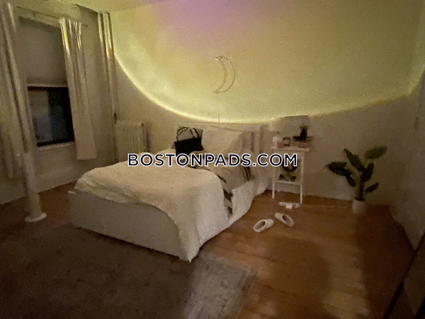 BOSTON - ALLSTON - 3 Beds, 1 Bath - Image 8