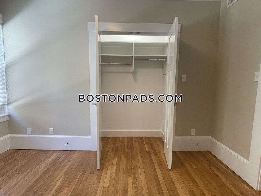 CAMBRIDGE - HARVARD SQUARE - 4 Beds, 2 Baths - Image 66