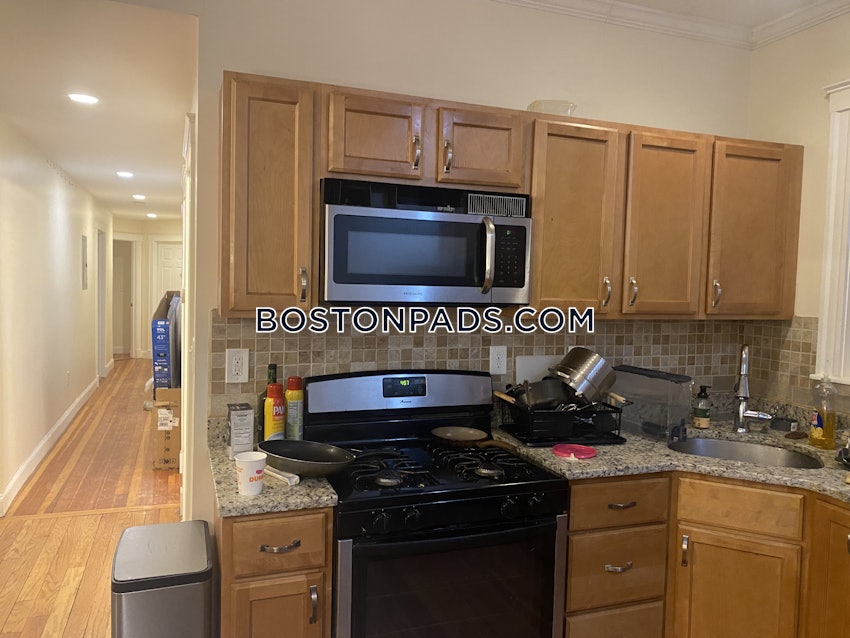 BOSTON - MISSION HILL - 5 Beds, 2 Baths - Image 15