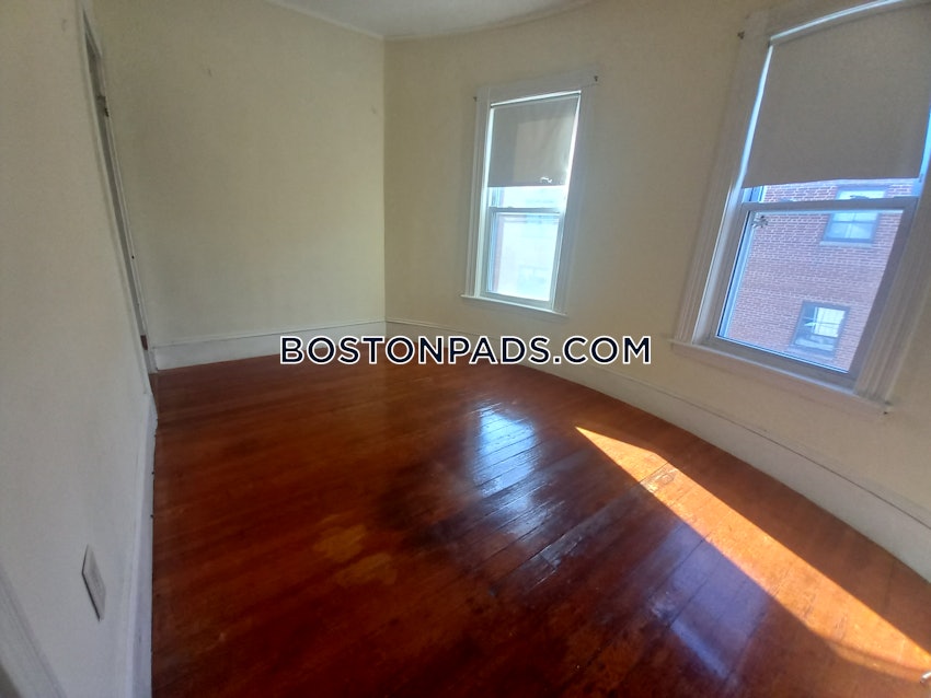 BROOKLINE- BROOKLINE VILLAGE - 4 Beds, 2 Baths - Image 12