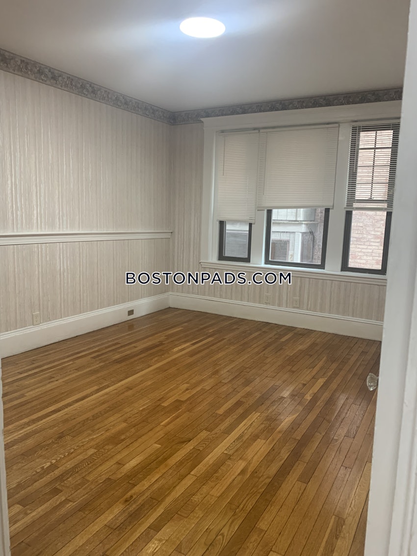 BROOKLINE- COOLIDGE CORNER - 2 Beds, 1 Bath - Image 4