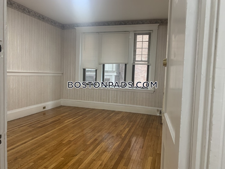 Saint Paul St., Brookline