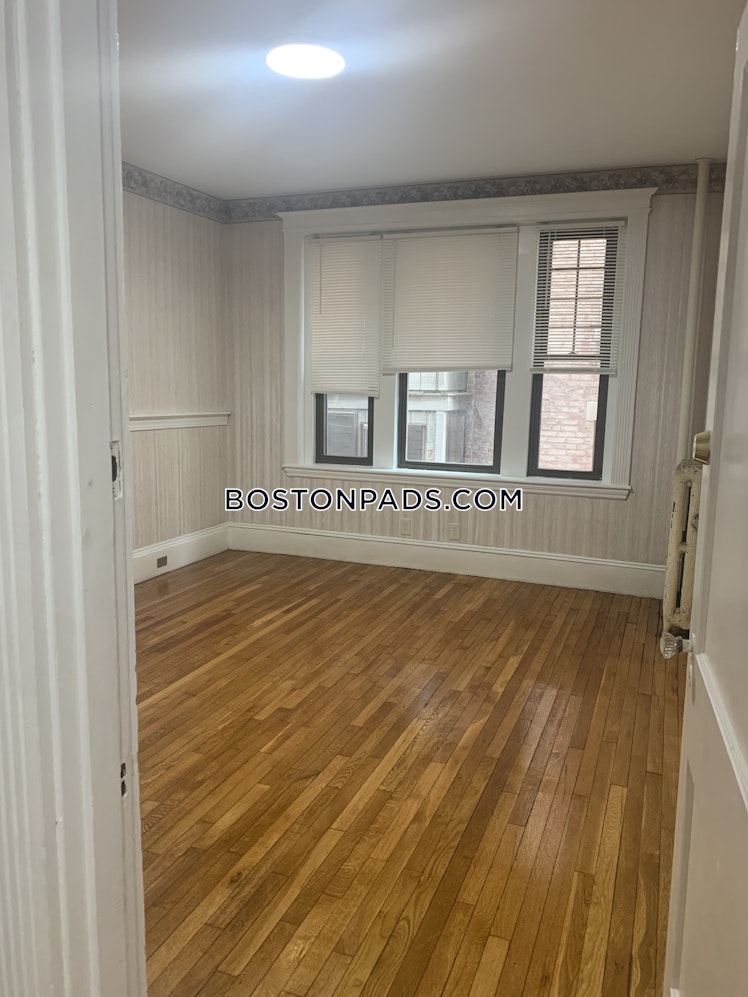 Saint Paul St., Brookline