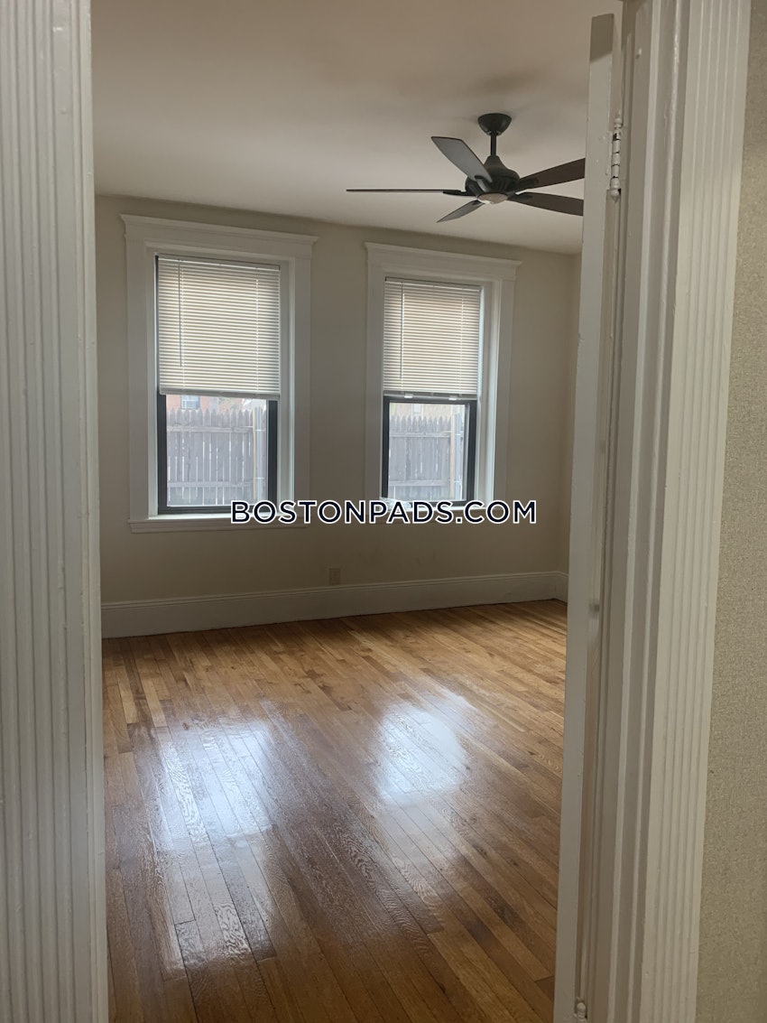 BROOKLINE- COOLIDGE CORNER - 2 Beds, 1 Bath - Image 10