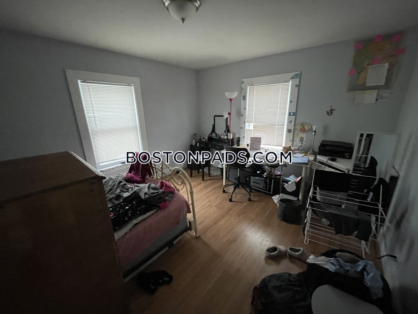 WALTHAM - 6 Beds, 2 Baths - Image 10