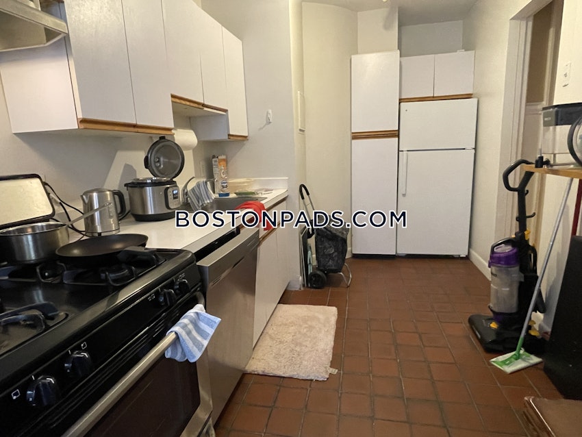 BOSTON - FENWAY/KENMORE - 3 Beds, 1 Bath - Image 2