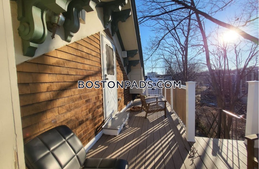 BROOKLINE- COOLIDGE CORNER - 5 Beds, 3 Baths - Image 10