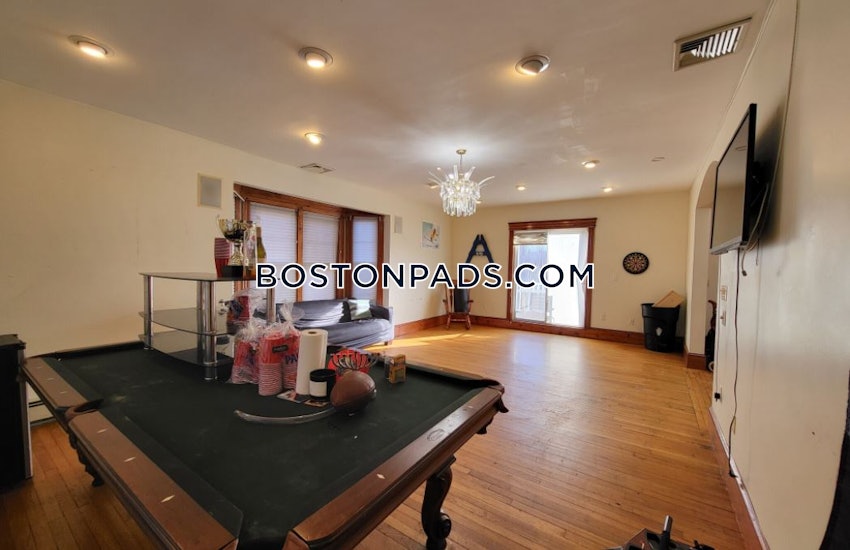 BROOKLINE- COOLIDGE CORNER - 5 Beds, 3 Baths - Image 12