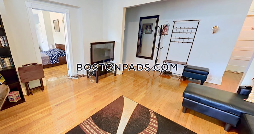 BROOKLINE- COOLIDGE CORNER - 4 Beds, 1 Bath - Image 1