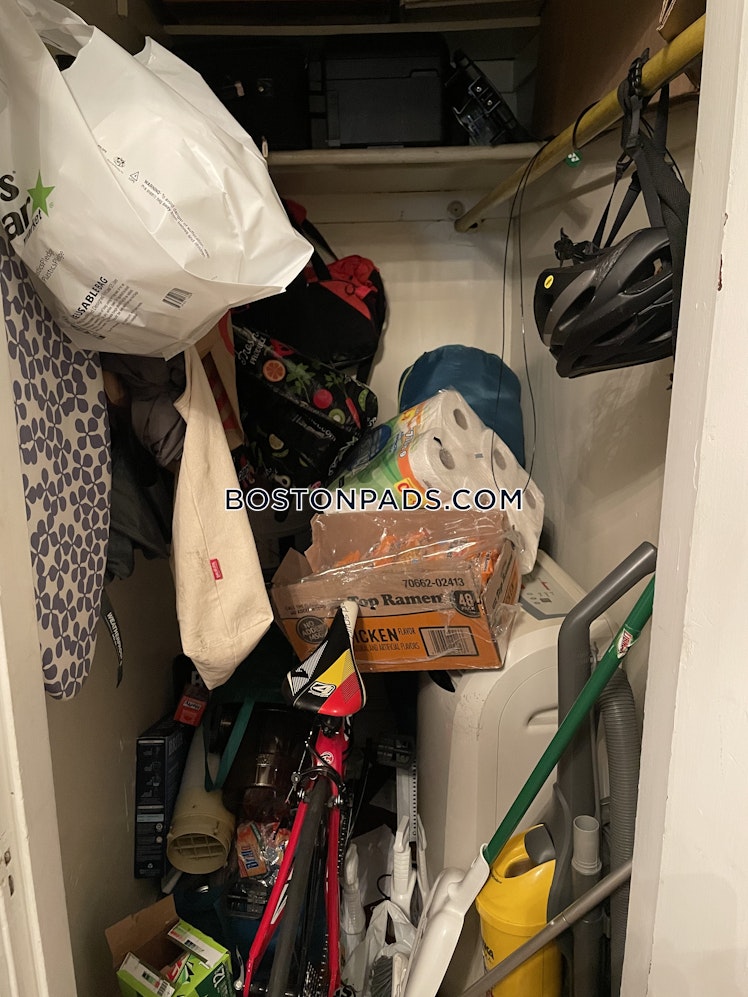 Commonwealth Ave., Boston