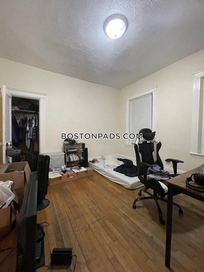 Boston - $2,950+ /mo