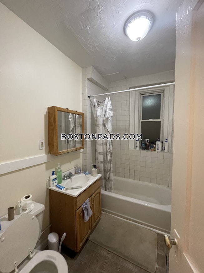 Boston - $2,950+ /mo