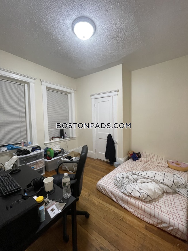 Boston - $2,950+ /mo
