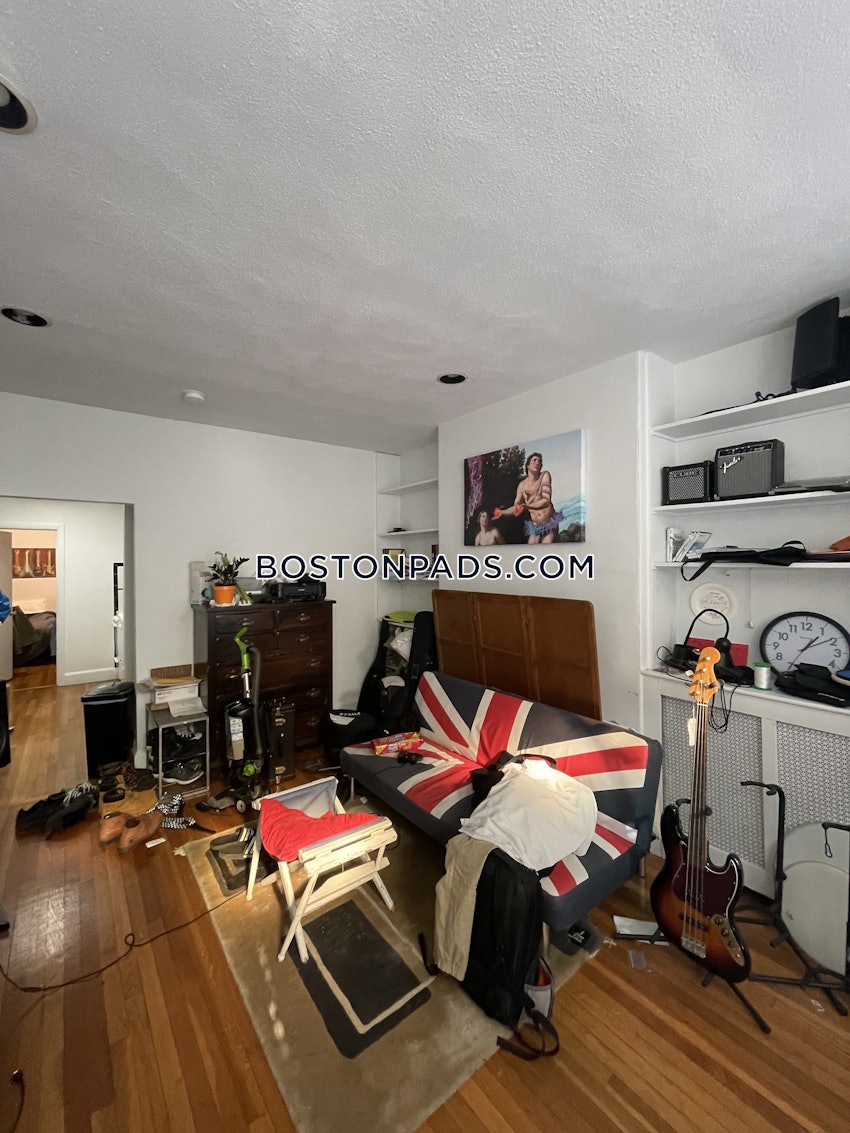 BOSTON - NORTHEASTERN/SYMPHONY - 2 Beds, 1 Bath - Image 5