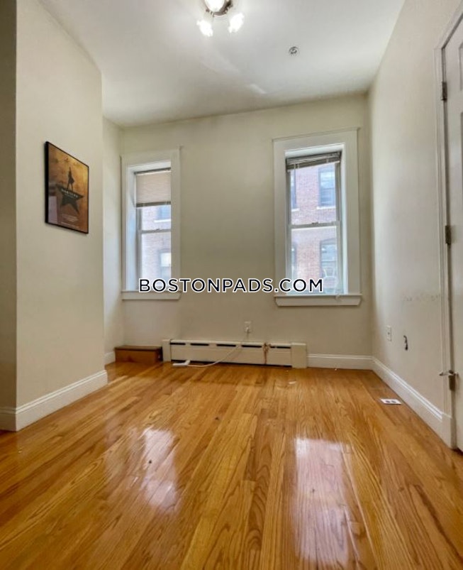 Boston - $6,800+ /mo