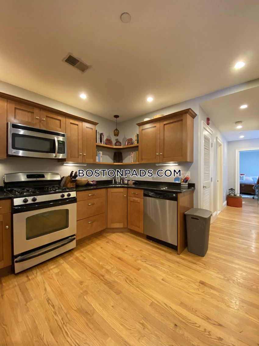 BOSTON - CHARLESTOWN - 2 Beds, 2 Baths - Image 3