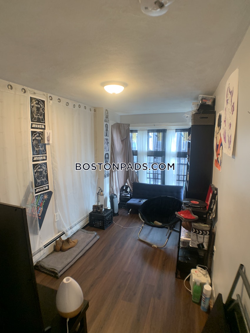 BOSTON - ROXBURY - 4 Beds, 2 Baths - Image 18