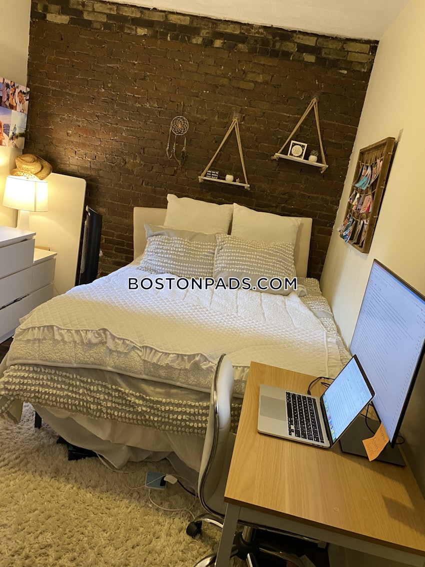 BOSTON - NORTH END - 2 Beds, 1 Bath - Image 1