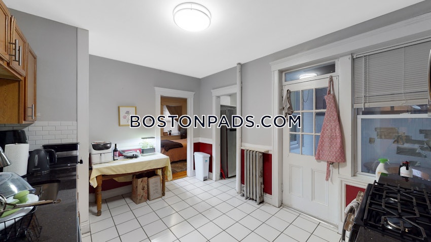 BROOKLINE- LONGWOOD AREA - 3 Beds, 1 Bath - Image 28