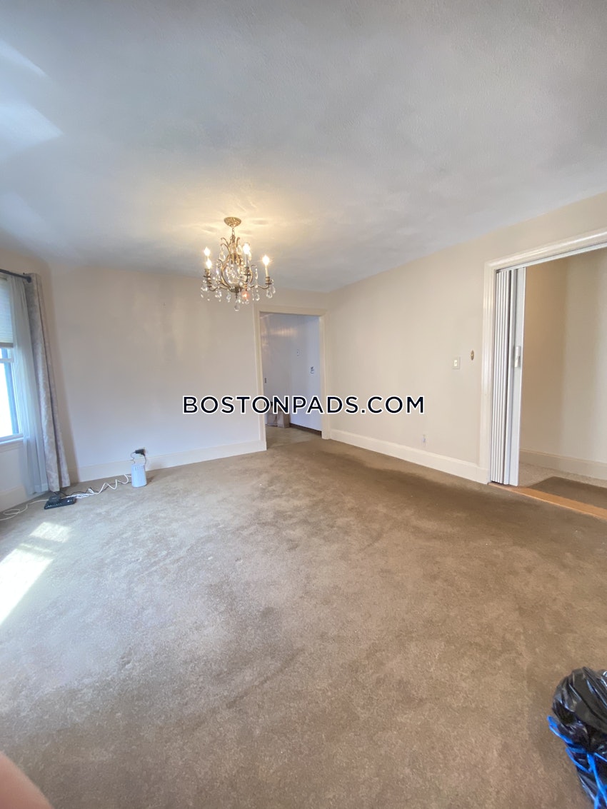 MEDFORD - TUFTS - 4 Beds, 1 Bath - Image 30