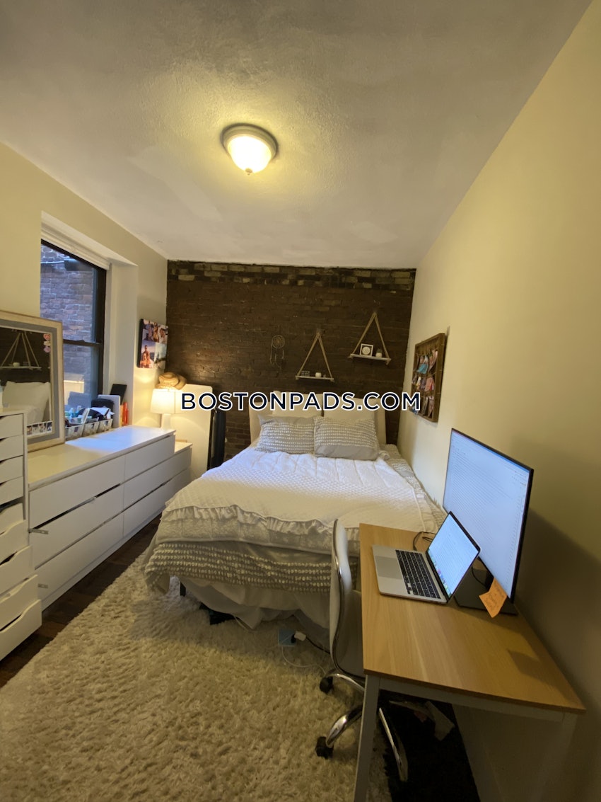 BOSTON - NORTH END - 2 Beds, 1 Bath - Image 3