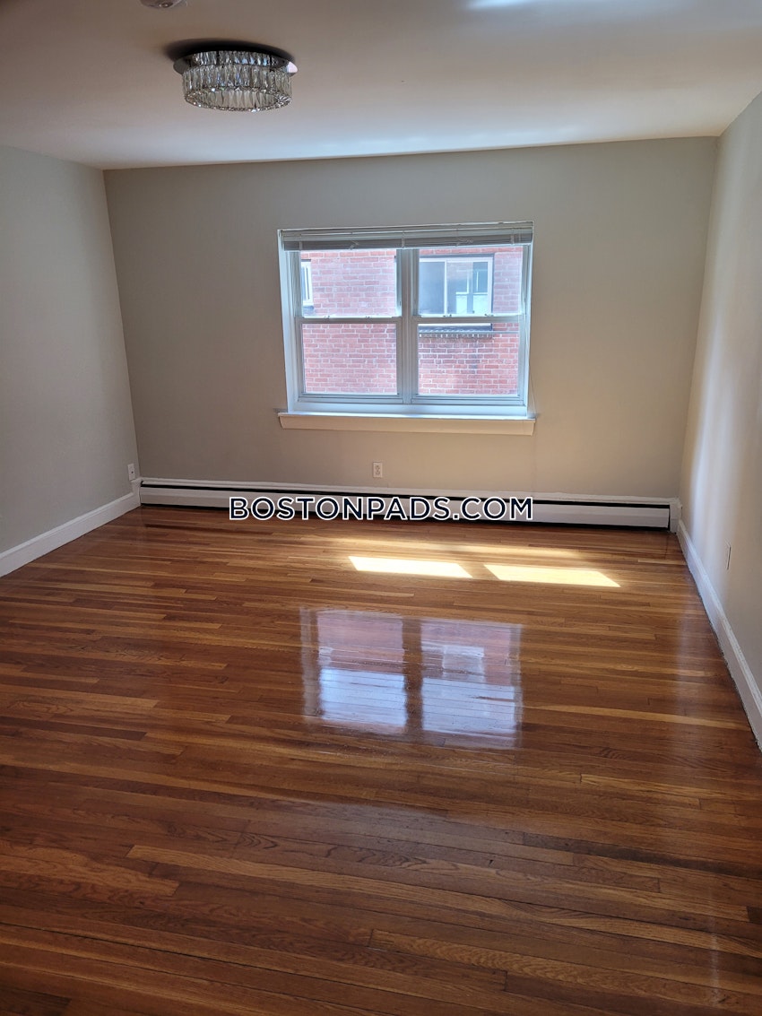 BOSTON - BRIGHTON - CLEVELAND CIRCLE - 2 Beds, 1 Bath - Image 4