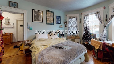 Boston - 4 Beds, 2 Baths