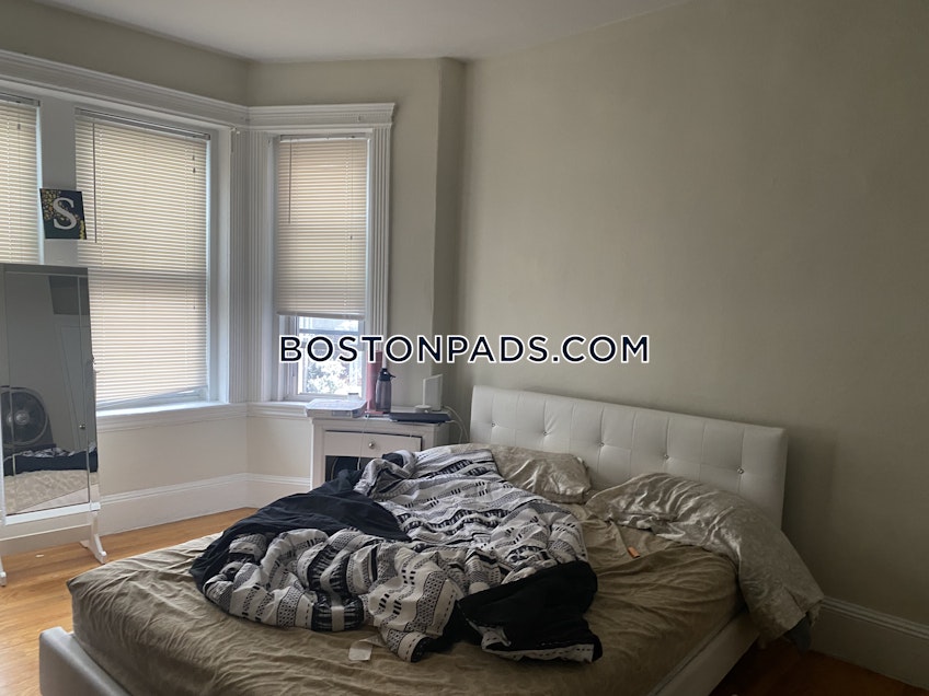 Boston - $4,700+ /month