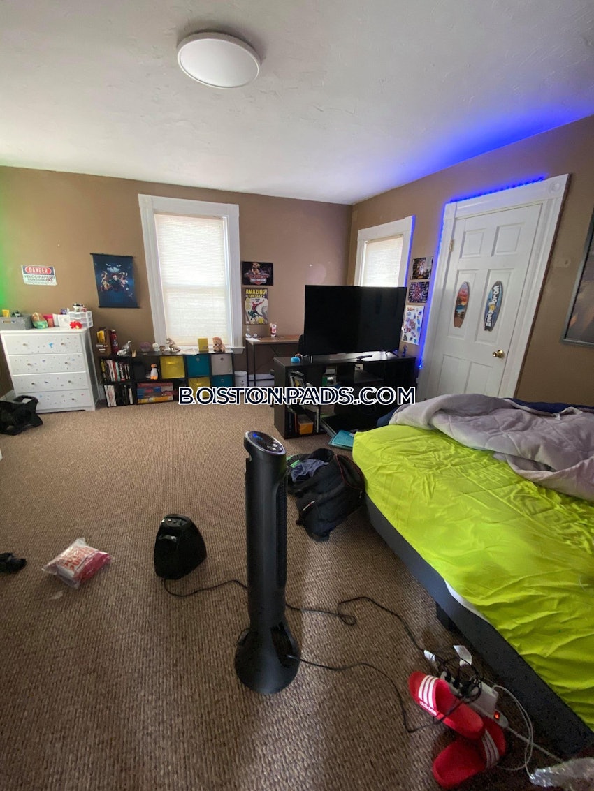 BOSTON - ALLSTON - 4 Beds, 1 Bath - Image 20