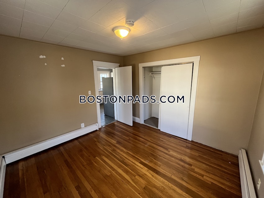 BOSTON - BRIGHTON - OAK SQUARE - 3 Beds, 1 Bath - Image 10