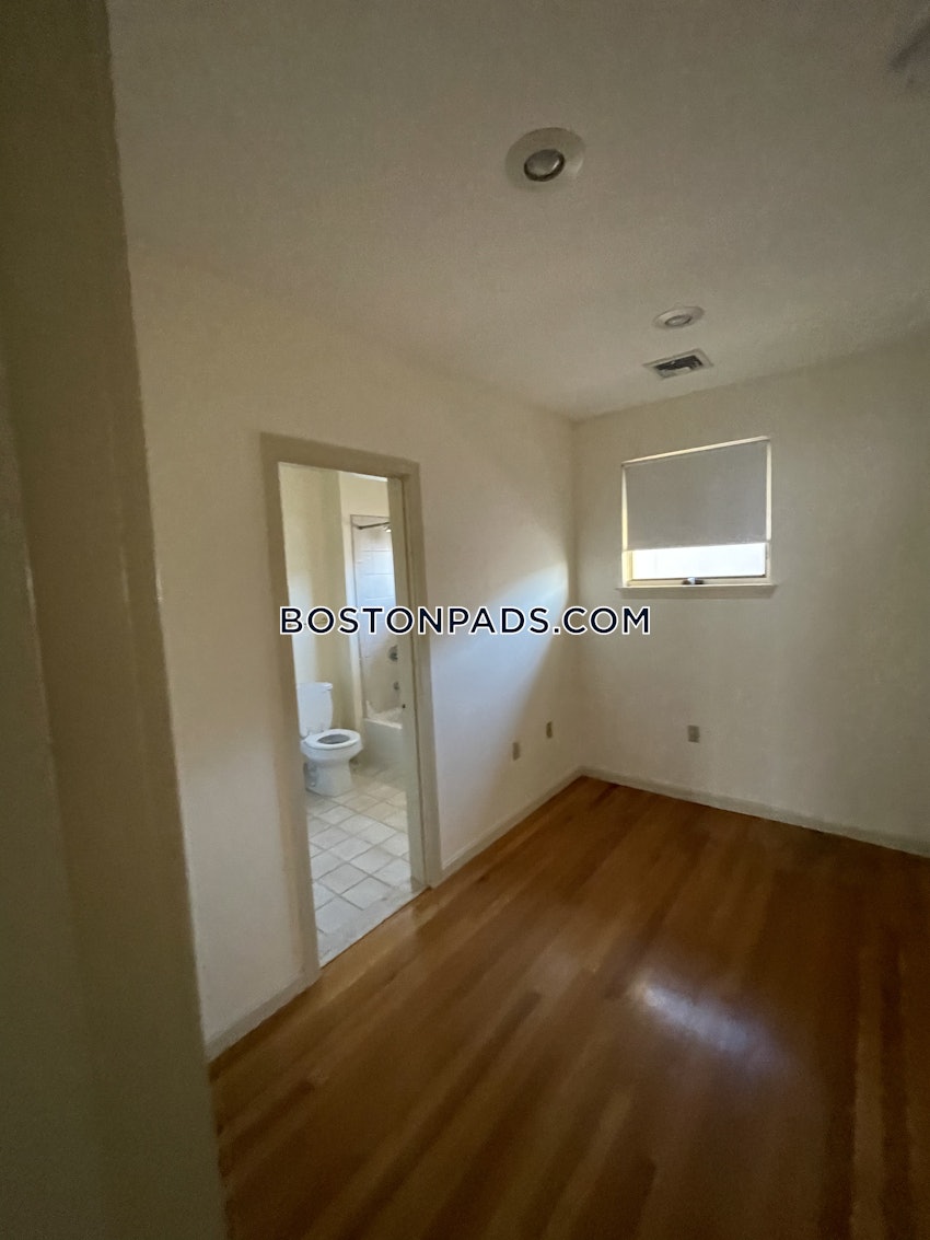 NEWTON - NEWTON CORNER - 2 Beds, 2 Baths - Image 4