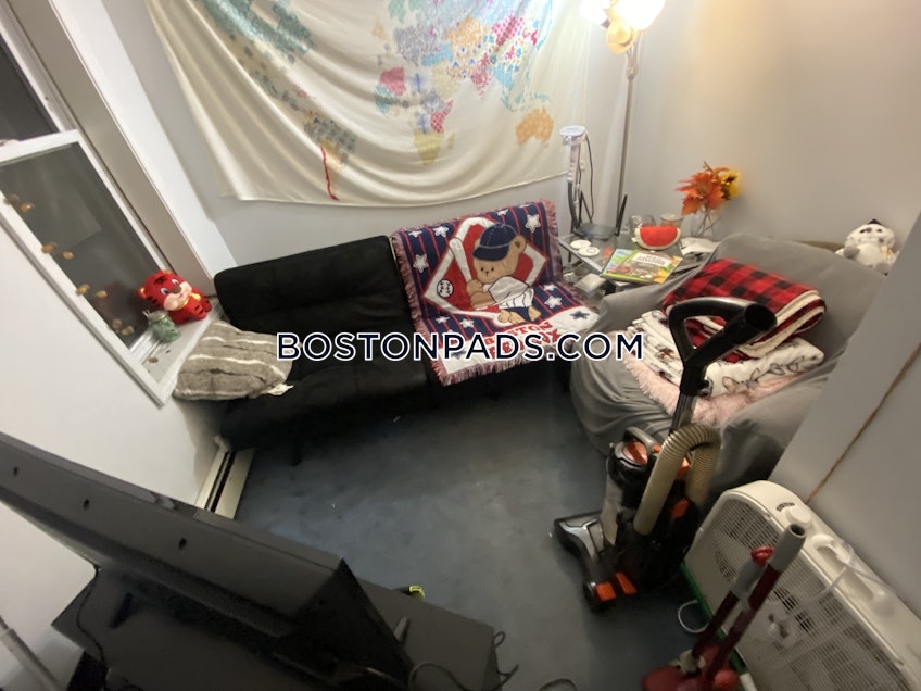 Boston - $4,000+ /month