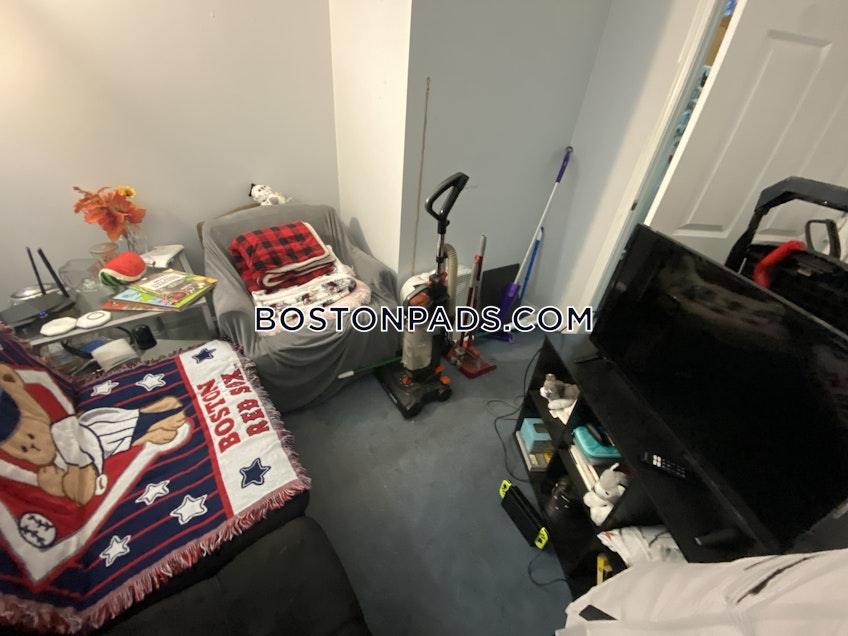 Boston - $4,000+ /month