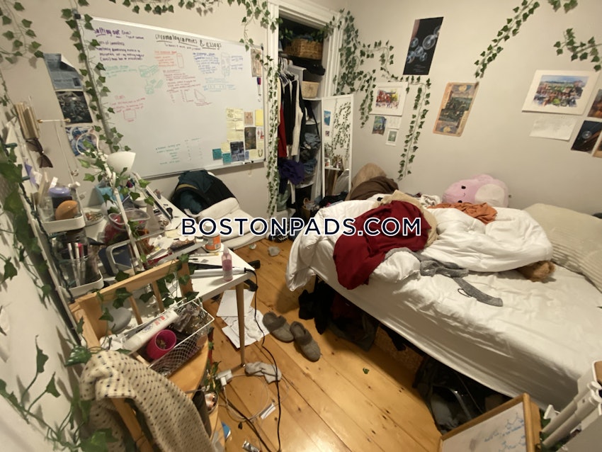 BOSTON - MISSION HILL - 3 Beds, 1 Bath - Image 14
