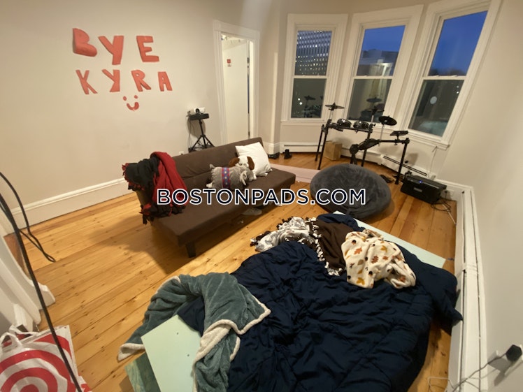 Tremont St., Roxbury Crossing