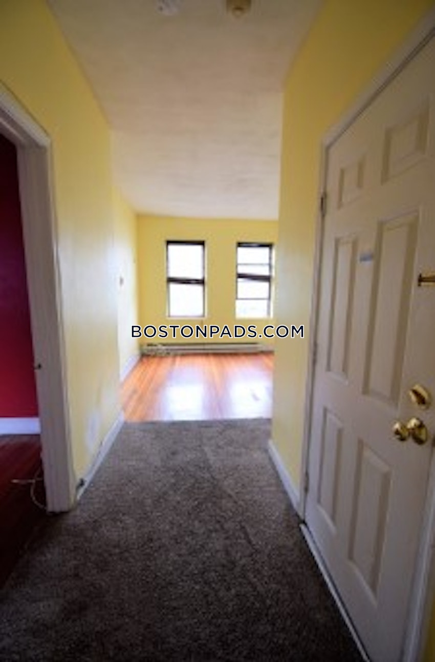 BOSTON - MISSION HILL - 3 Beds, 1 Bath - Image 6