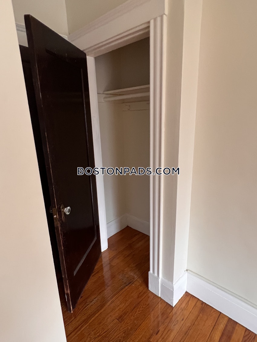 MALDEN - 1 Bed, 1 Bath - Image 4