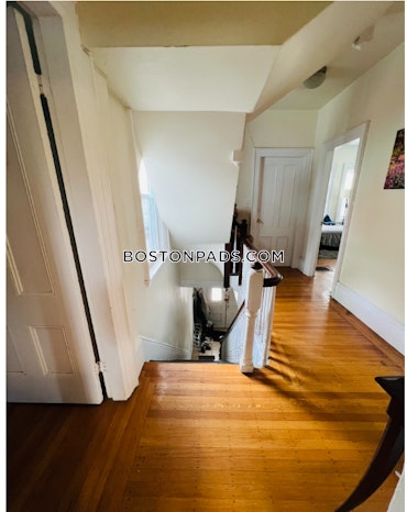 Boston - 6 Beds, 2 Baths