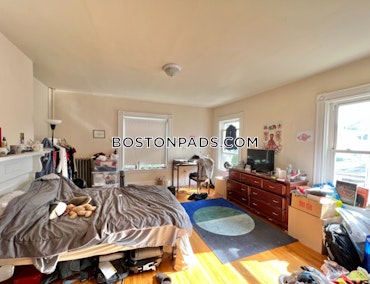 Boston - 6 Beds, 2.5 Baths