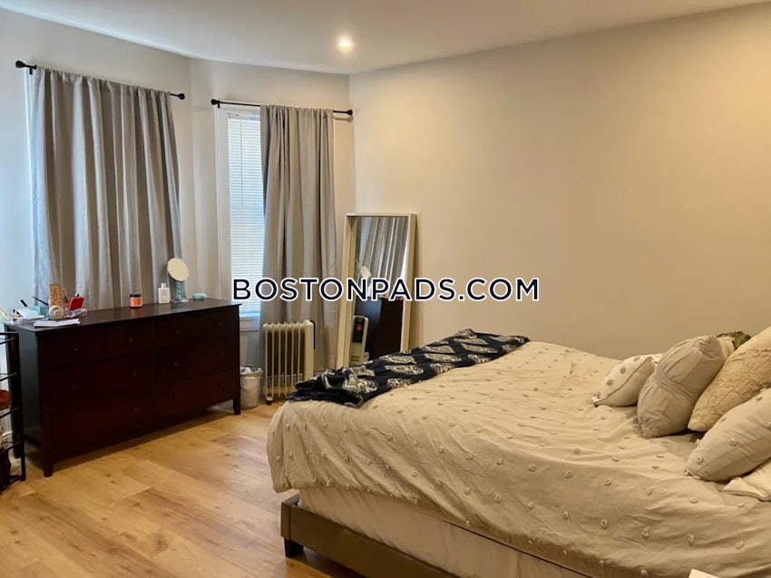 BOSTON - DORCHESTER/SOUTH BOSTON BORDER - 5 Beds, 3.5 Baths - Image 4