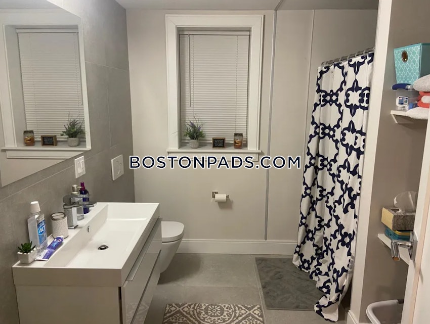 BOSTON - DORCHESTER/SOUTH BOSTON BORDER - 5 Beds, 3.5 Baths - Image 9