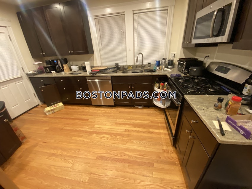 BOSTON - ALLSTON - 5 Beds, 2.5 Baths - Image 7