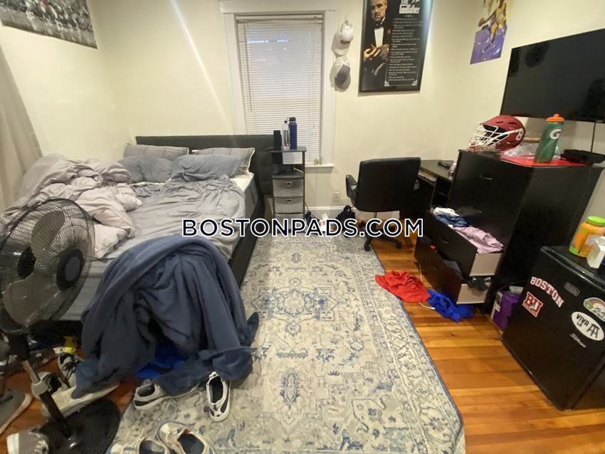 BOSTON - ALLSTON - 5 Beds, 2.5 Baths - Image 1
